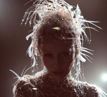 Miley Cyrus ka zbuluar listën e këngëve të albumit të saj të ardhshëm Something Beautiful