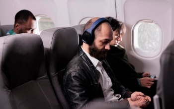 68% e udhëtarëve zgjedhin të mos i shtrijnë karriget në aeroplan – nga respekti për të tjerët