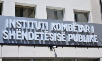 Rritje e rasteve me fruth në Kosovë – Institucionet shëndetësore bëjnë thirrje për vaksinim 