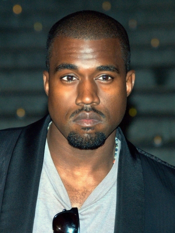 Kanye West ka kërkuar falje pasi shkaktoi zemërim me komente antisemite