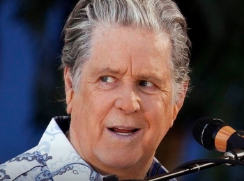 Ndërron jetë Brian Wilson, bashkëthemeluesi i “The Beach Boys”, në moshën 82-vjeçare