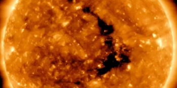 Një vrimë gjigante sapo është hapur në atmosferën e Diellit - çfarë do të thotë kjo për Tokën?