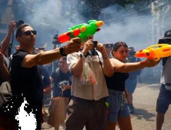 Banorët e Barcelonës rebelohen ndaj turizmit masiv: As kafen nuk e përballojmë dot më
