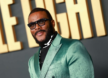 Aktori dhe regjisori amerikan, Tyler Perry, është akuzuar për sulm seksual.