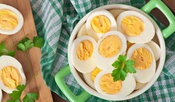 Çfarë ndodh nëse hani çdo ditë vezë të ziera?