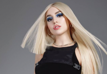  Ava Max njofton shtyrjen e turneut: Vendimi më i vështirë që kam marr ndonjëherë 
