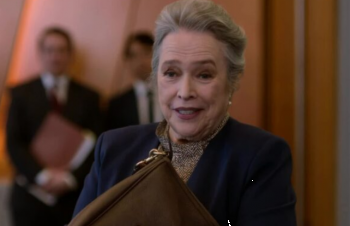  Aktorja e famshme Kathy Bates thyen rekord duke u nominuar për ‘Emmy’ në moshën 78-vjeçare 