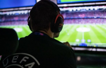  UEFA kundërshton zgjerimin e fuqive të VAR për shkak të rritjes së mundshme të vonesave 