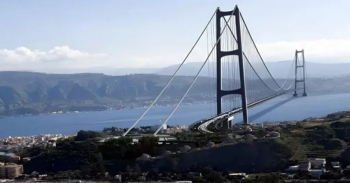  Italia miraton ndërtimin e urës më të gjatë pezull në botë