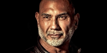 Dave Bautista zyrtarizohet si antagonisti në 