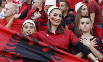 INSTAT: Më shumë gra se burra në Shqipëri, por shqetësim për abortet dhe dhunën në familje