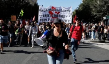 Protesta masive në Francë: Qindra mijëra punëtorë në grevë kundër shkurtimeve buxhetore