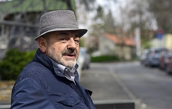 Vdes Enver Petrovci, njëri ndër aktorët më të njohur kosovar të filmit dhe teatrit