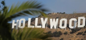 Trump propozon taksë 100 % për filmat e bërë jashtë SHBA: ç’do të thotë për Hollywood
