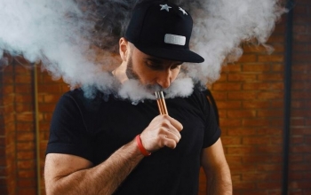 OBSH paralajmëron: mbi 100 milionë përdorues të cigareve elektronike, 15 milionë adoleshentë