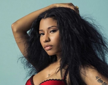Nicki Minaj thotë se po anulon albumin e ri dhe fajëson Jay-Z