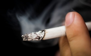 BE-ja po shqyrton ndalimin e cigareve me filtra dhe cigareve elektronike