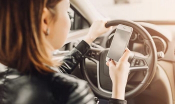 Përdorimi i telefonit gjatë ngasjes, policia shqipton mbi 1100 gjoba në Prishtinë