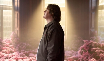 Lewis Capaldi premton që albumi i radhës do të jetë plot energji dhe pozitivitet