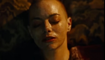 “Bugonia” - bashkëpunimi më i çuditshëm dhe më i fuqishëm i Yorgos Lanthimos dhe Emma Stone