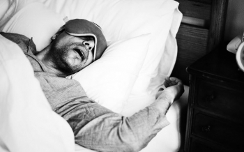 Studim i ri: Apnea e gjumit mund të rrisë rrezikun për demencë dhe Alzheimer