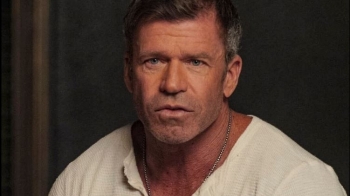 Paramount përballet me sfida të mëdha: lista e aktorëve të përjashtuar dhe largimi i Taylor Sheridan