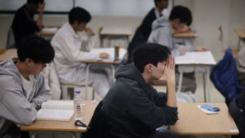 Gjysmë milioni studentë në Korenë e Jugut dhanë provimin kombëtar