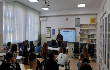 Policia e Kosovës mban ligjërata nëpër shkolla për parandalimin e trafikimit me njerëz