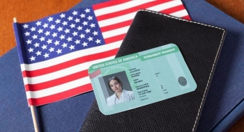 Trump urdhëron rishikim të gjerë të green card-ave për imigrantët nga 19 vende