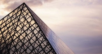 Louvre rrit çmimet e biletave për vizitorët jashtë BE-së me 45%