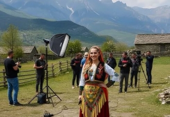 Sira - këngëtarja e parë shqiptare e krijuar 100% me inteligjencë artificiale