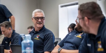 Ai luajti rolin e një polici në TV. Tani po stërvitet për t'u bërë me të vërtetë