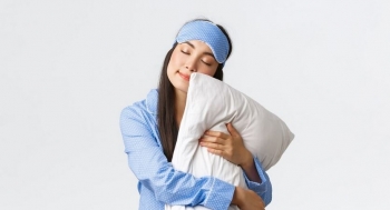 Sa orë gjumë na duhen vërtet? Ekspertët japin përgjigjen