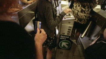 MetroCard po largohet: New York kalon zyrtarisht ne pagesen “tap-and-go”