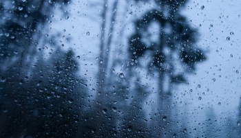 Java nis me vranësira dhe reshje, rënie e ndjeshme e temperaturave nga e enjtja