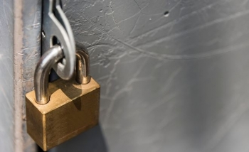 Mbi 4 mijë biznese u mbyllën në vitin 2025 në Kosovë, energjia dhe kostot në krye të sfidave