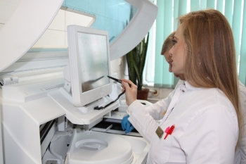 Së shpejti do të mjaftojë një pikë gjak për të diagnostikuar Alzheimerin