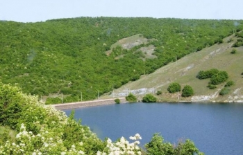 Reshjet e shiut rrisin nivelin e ujit në Batllavë dhe Badoc, shqetësime për cilësinë dhe ndotjen