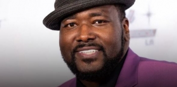 Quinton Aaron hospitalizohet pas rrëzimit në shtëpi