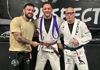 Tom Hardy feston avancimin në Jiu Jitsu: Arrin rripin kafe pas viteve stërvitjesh