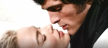 “Wuthering Heights”: Kritikat e para e rendisin ndër adaptimet më të mira