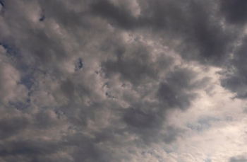 Sot vranët e intervale të shkurta me diell, herë pas here priten edhe reshje lokale shiu