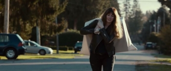 Anne Hathaway sjell “Colossal” në Netflix - një sci-fi horror i nënvlerësuar