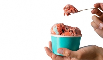 Nestlé në negociata për shitjen e biznesit të akullores me vlerë 1.3 miliardë dollarë