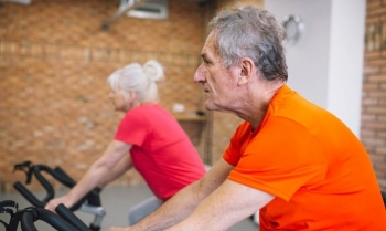 Si të shmangni lëndimet dhe të bëheni më të fortë ndërsa plakeni