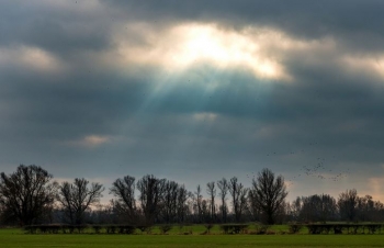 Mot me diell dhe vranësira, mundësi për reshje të izoluara shiu