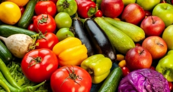 Gati 40% e frutave dhe perimeve jo-organike në Kaliforni përmbajnë pesticide PFAS, sipas një studimi