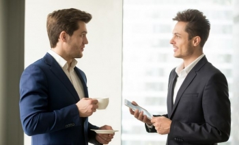 Si mund të ndryshoni mendimin e dikujt përmes bisedës