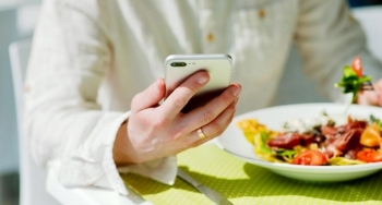 Jo vetëm kaloritë: Koha dhe mënyra e të ushqyerit ndikojnë në peshë dhe metabolizëm