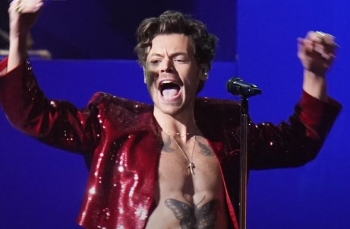 Harry Styles dominon top-listën britanike të albumeve